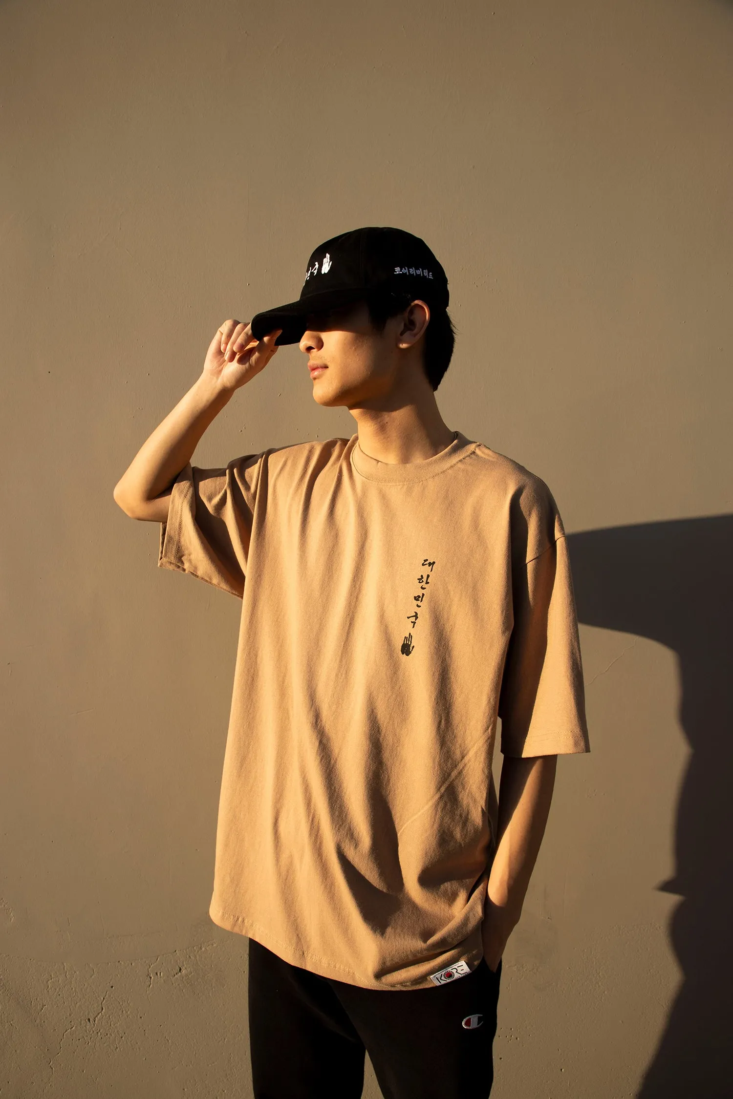 AHN HANDPRINT TEE (KHAKI)