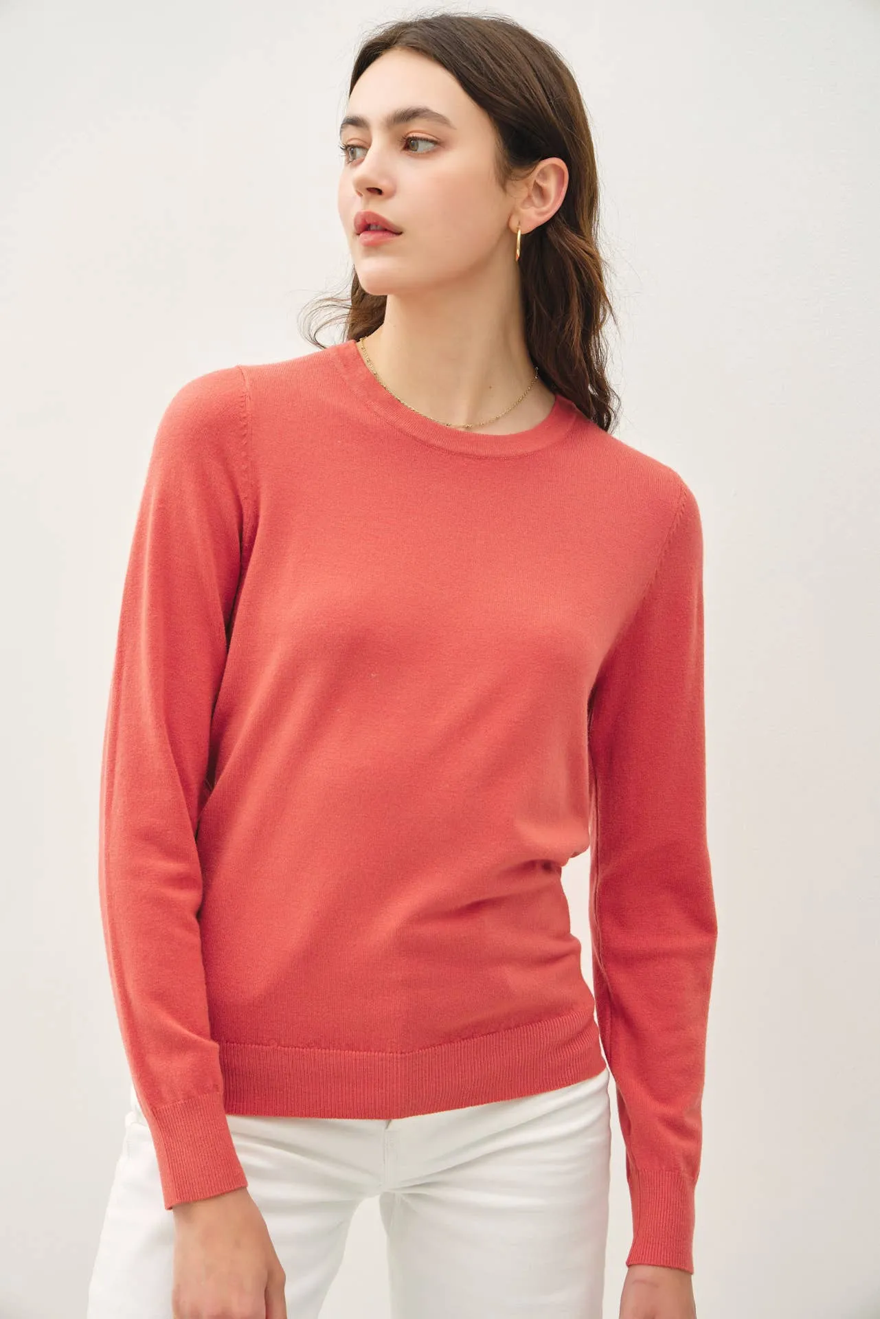 BASIC CREW NECK SOFT KNIT SWEATER