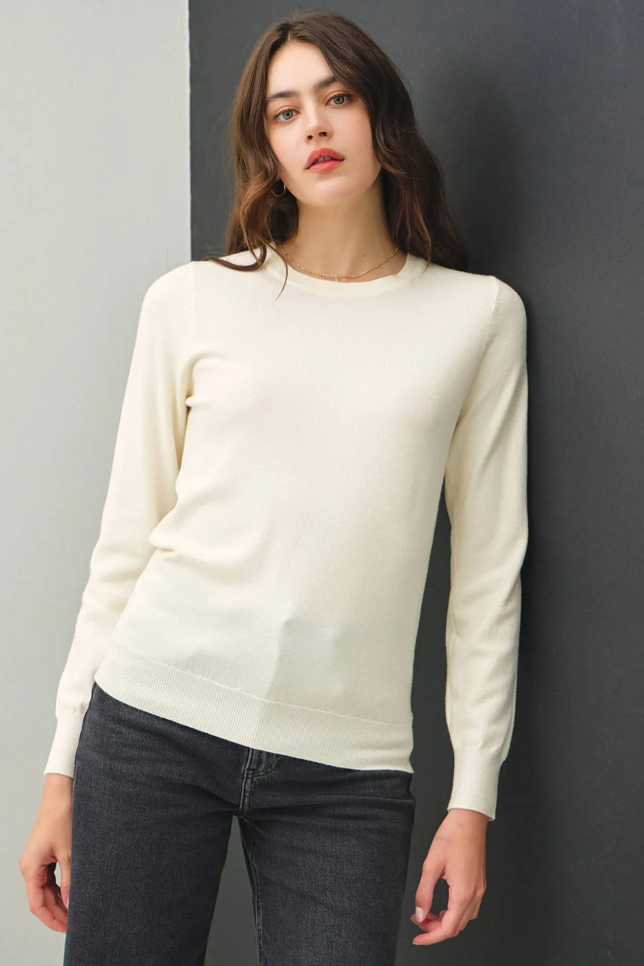 BASIC CREW NECK SOFT KNIT SWEATER