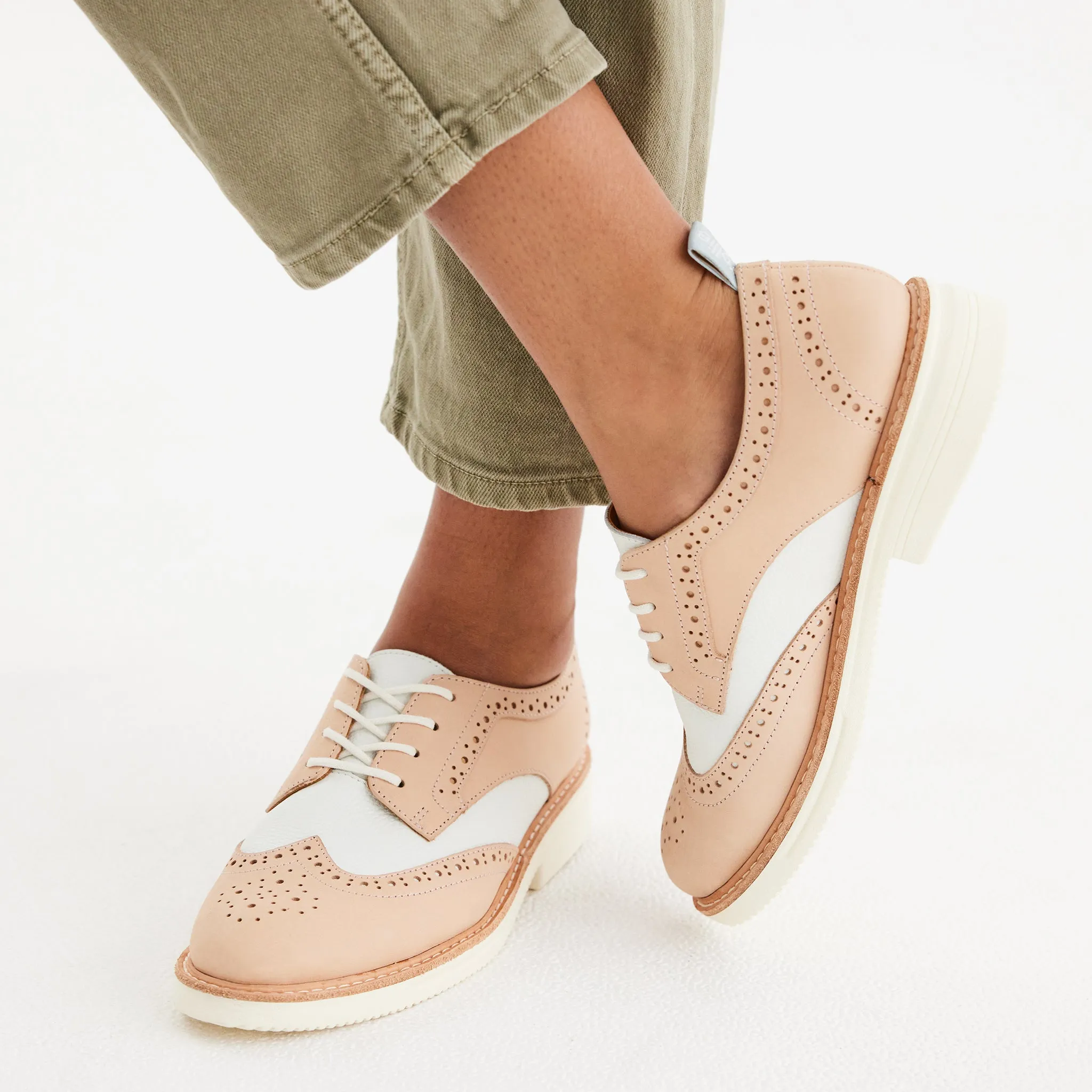 Brogue Rise Veg Tan/White