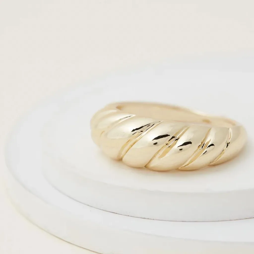 Croissant Ring Gold