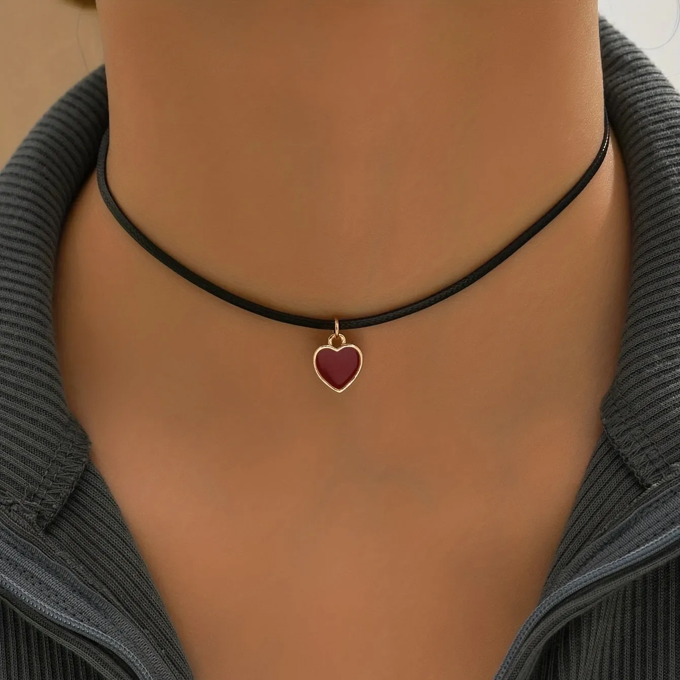 Gothic Sexy Red Heart Pendant Necklace - A Must-Have Accessory!