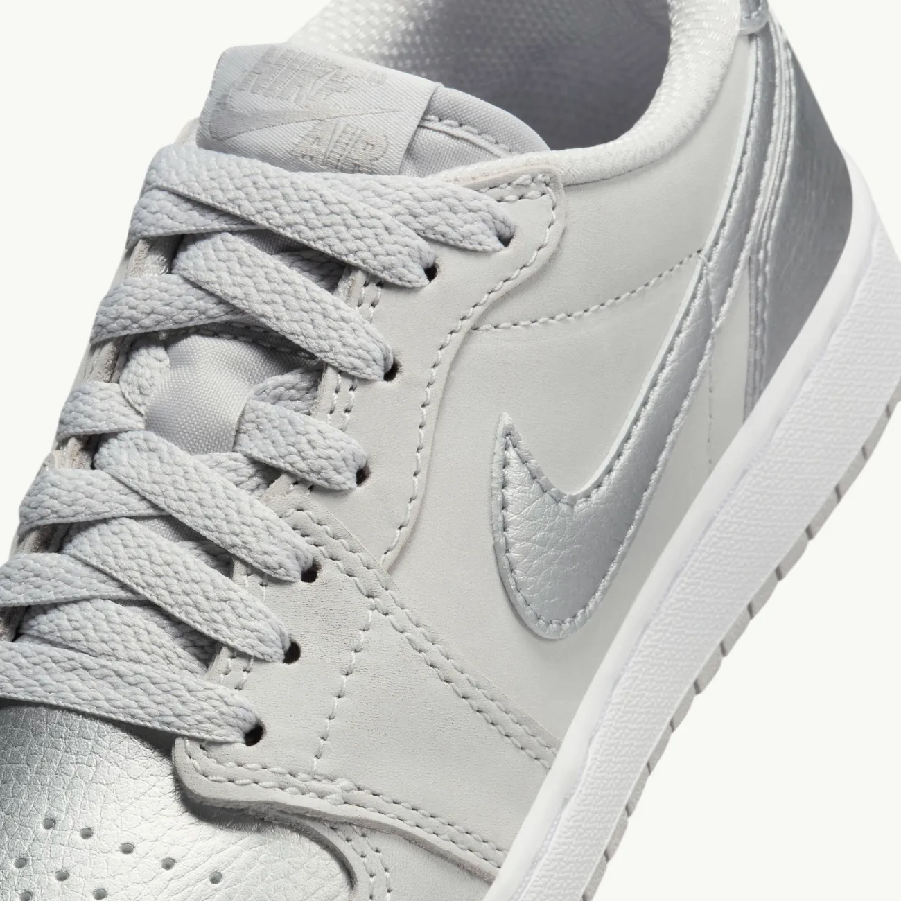 Grade School Air Jordan 1 Retro Low OG - 'Metallic Silver'