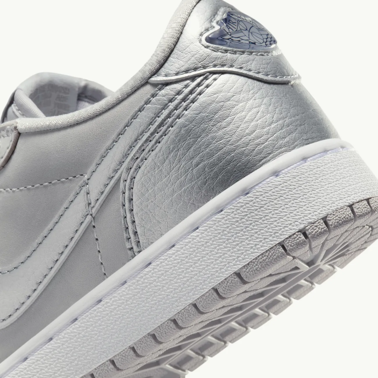 Grade School Air Jordan 1 Retro Low OG - 'Metallic Silver'