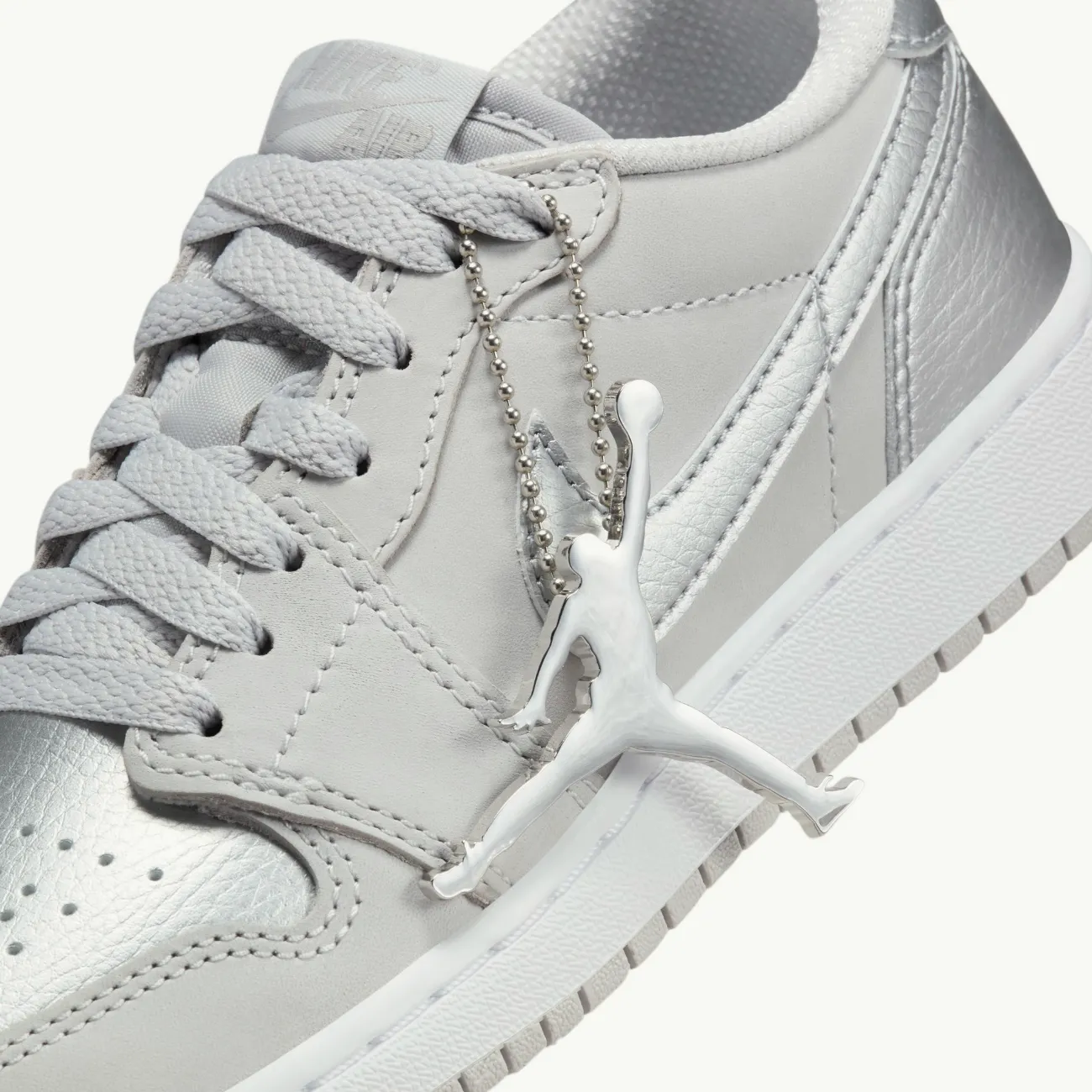 Grade School Air Jordan 1 Retro Low OG - 'Metallic Silver'