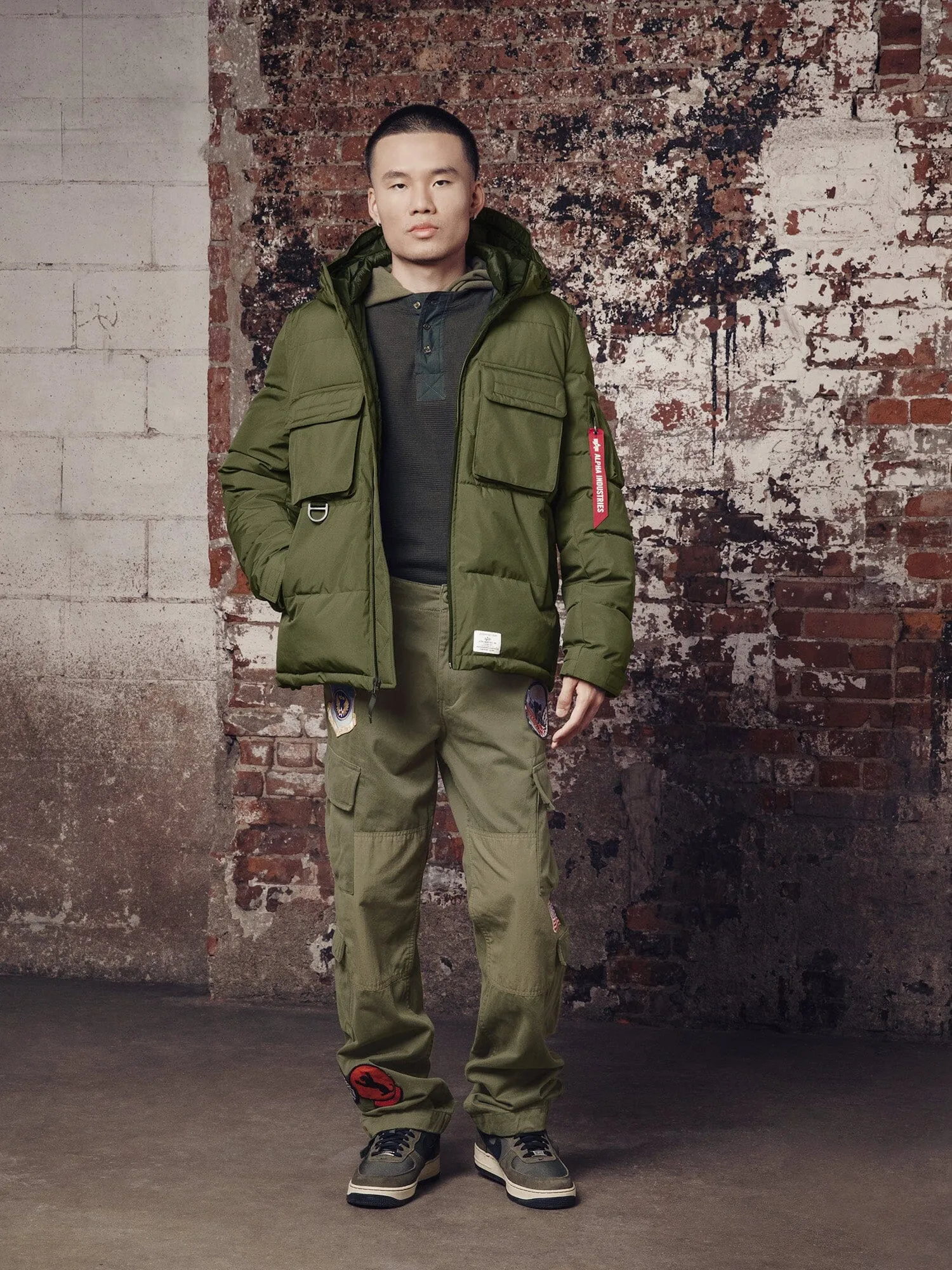 HOODED PUFFER JACKET (SEASONAL)