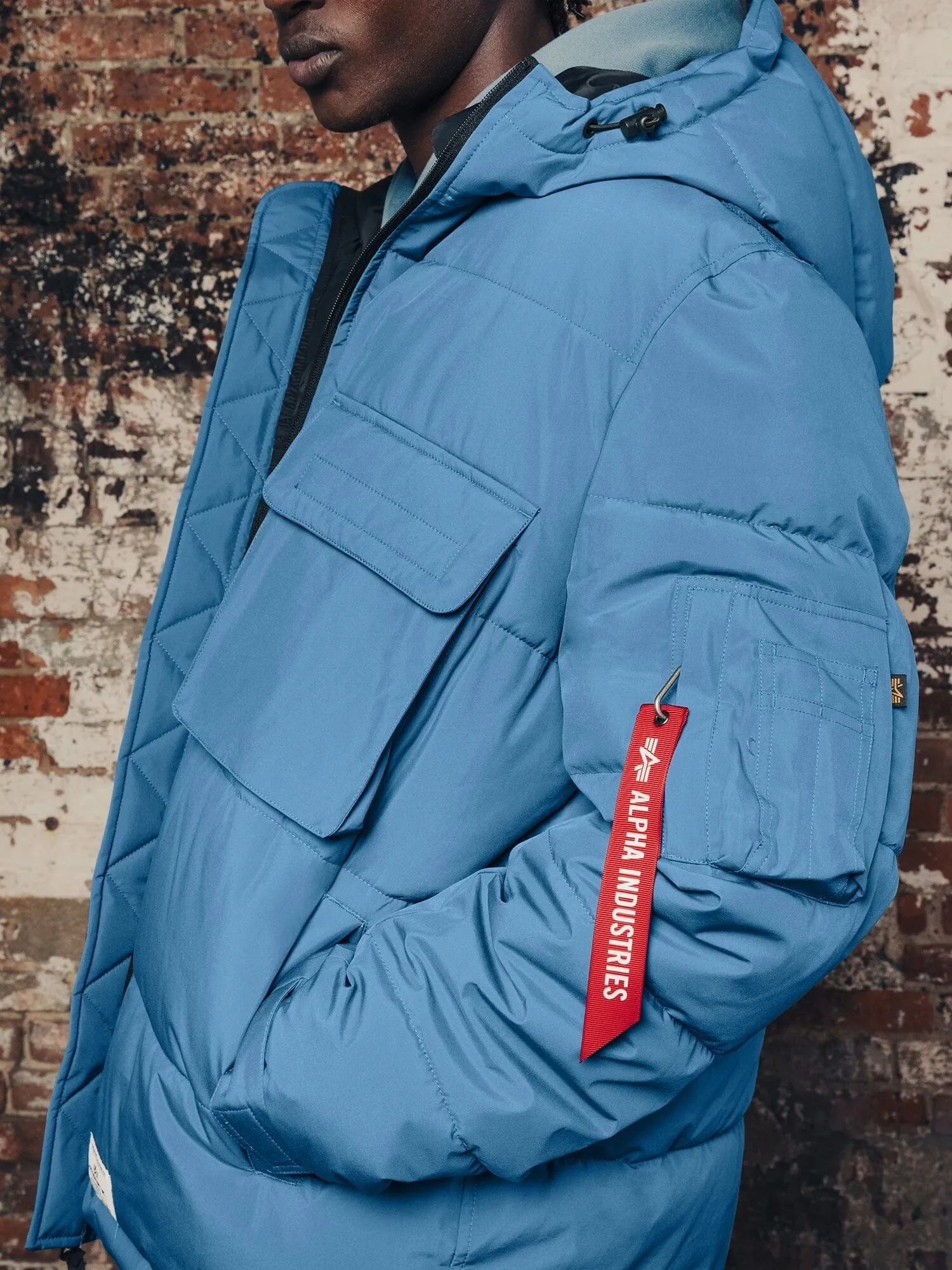 HOODED PUFFER JACKET (SEASONAL)