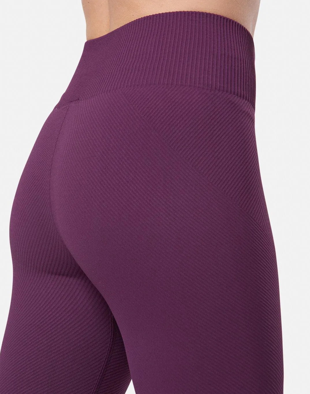 Lotus Chevron 7/8 Legging in Sangria