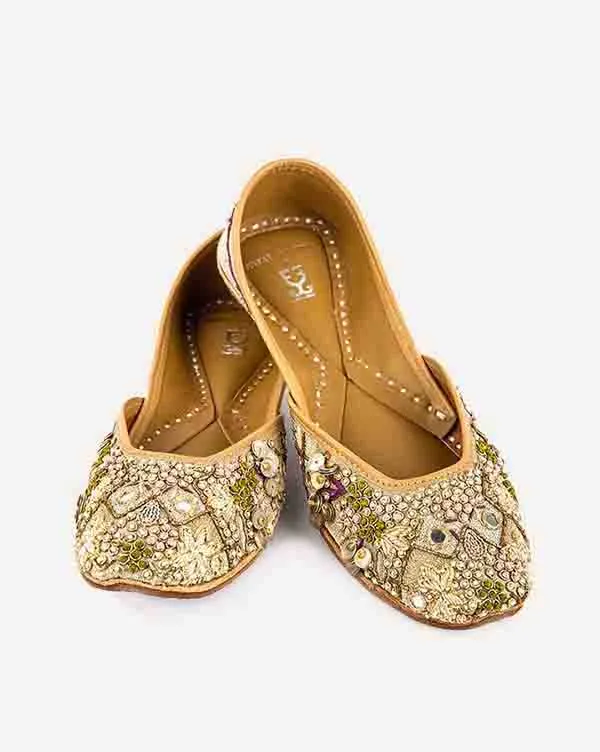 Seeker of Magic : Juttis - Payal Singhal X Fizzy Goblet